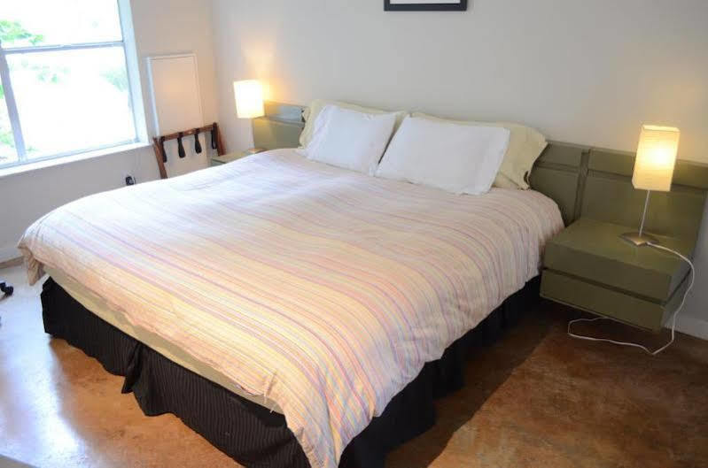 Modern B & B Houston Ngoại thất bức ảnh