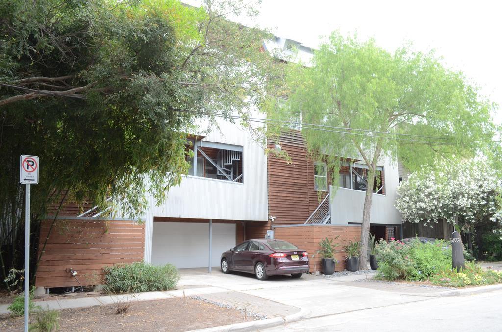 Modern B & B Houston Ngoại thất bức ảnh